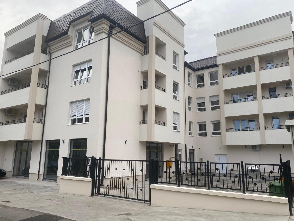 Apartman Mdb Lux Subotica Exterior photo